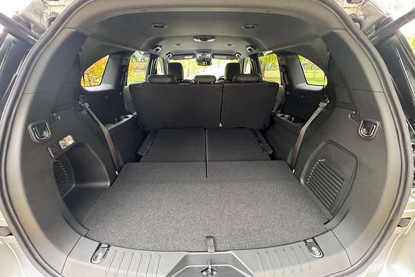 2025 Isuzu MU-X LS-T