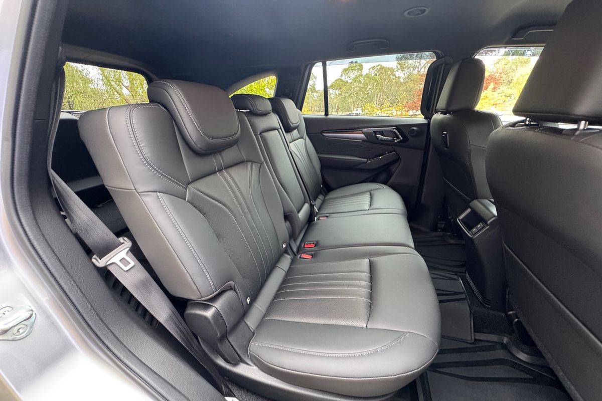 2025 Isuzu MU-X LS-T