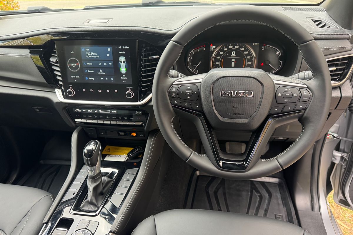 2025 Isuzu MU-X LS-T