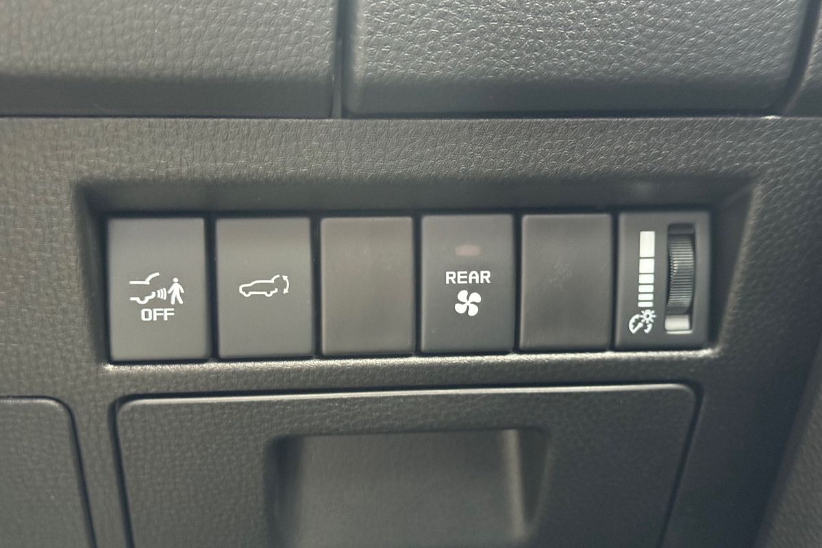 2025 Isuzu MU-X LS-T
