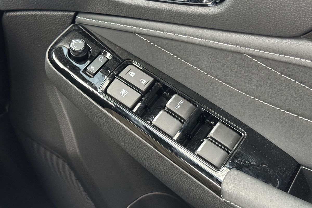 2025 Isuzu MU-X LS-T