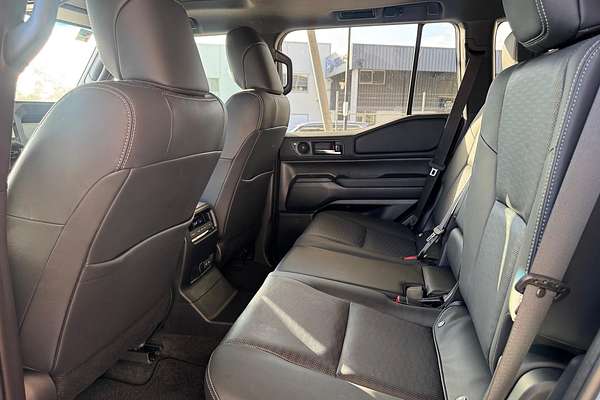 2024 Toyota Landcruiser Prado Altitude GDJ251R