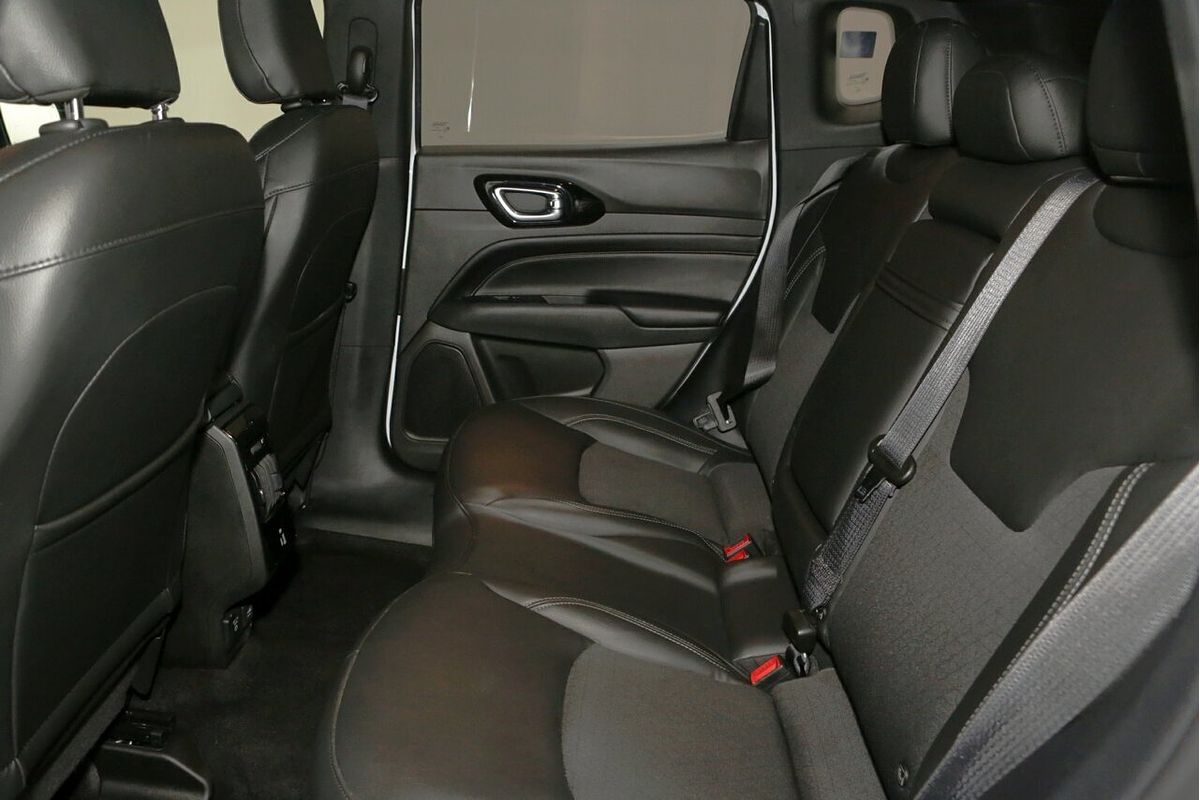 2023 Jeep Compass Night Eagle M6