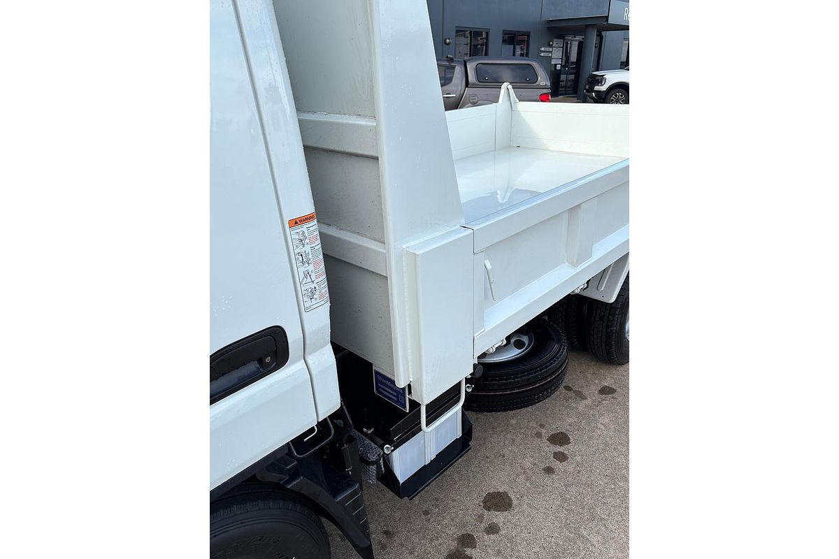2024 Fuso Canter 615