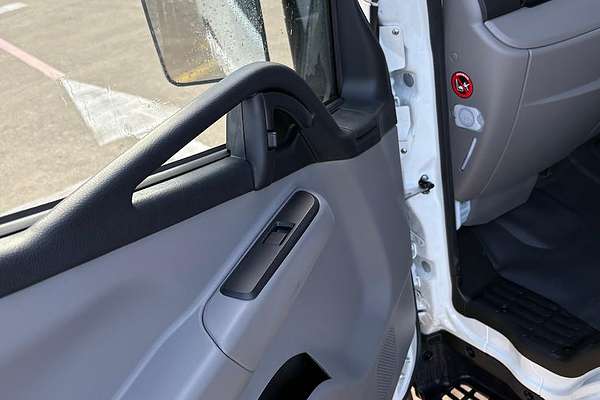2024 Fuso Canter 615