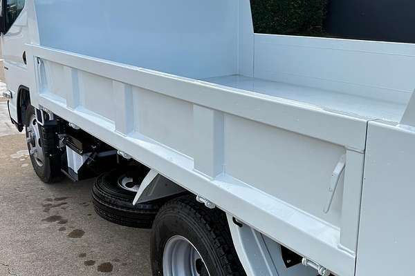 2024 Fuso Canter 615