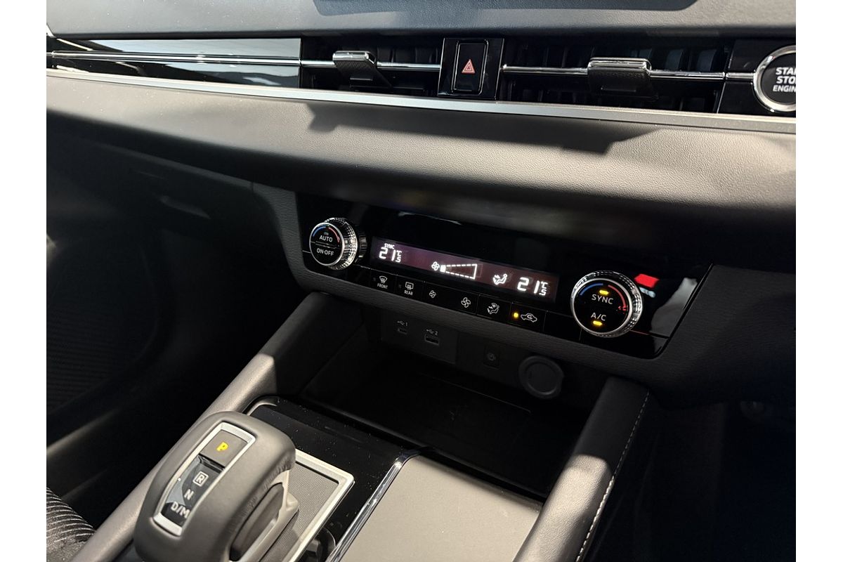 2024 Mitsubishi ZM Outlander LS 2.5L CVT 2WD 7ST