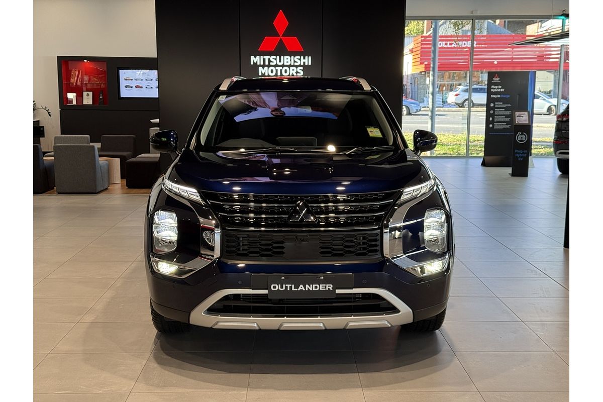 2024 Mitsubishi ZM Outlander LS 2.5L CVT 2WD 7ST