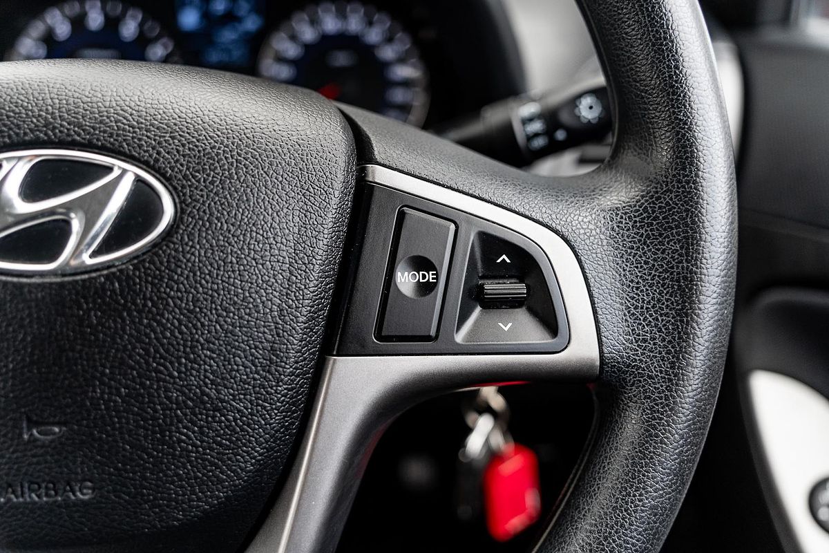2014 Hyundai Accent Active RB2
