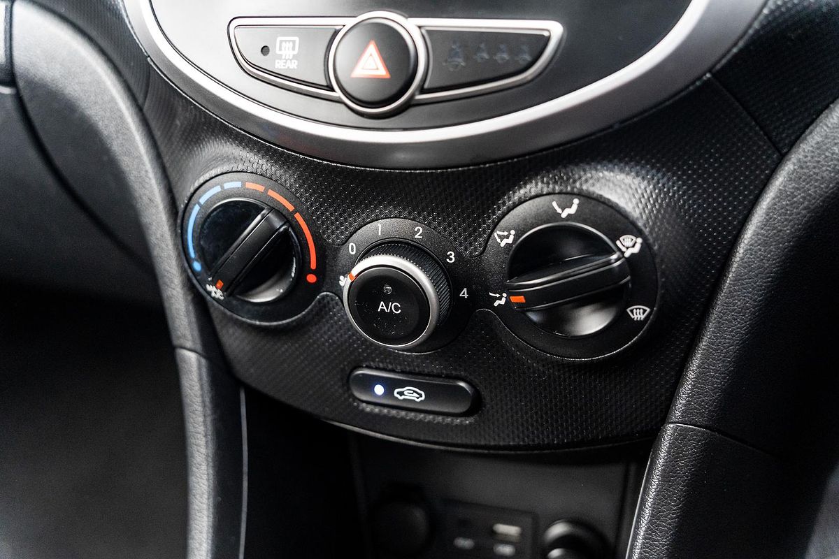2014 Hyundai Accent Active RB2