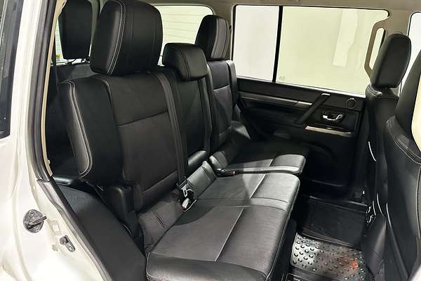 2019 Mitsubishi Pajero GLS NX