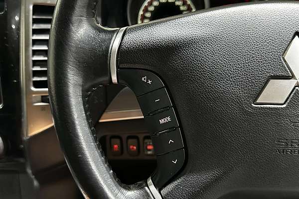 2019 Mitsubishi Pajero GLS NX