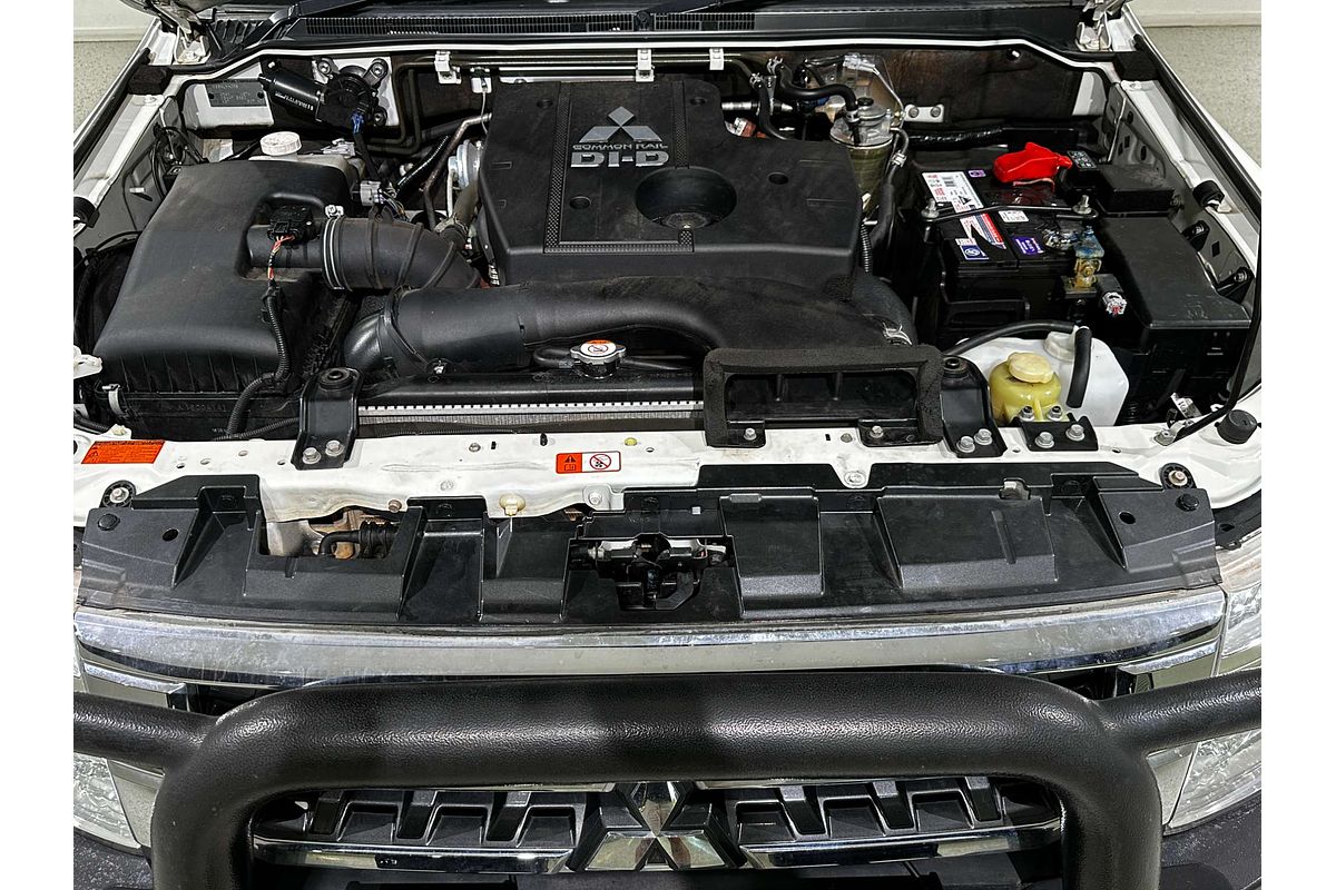 2019 Mitsubishi Pajero GLS NX