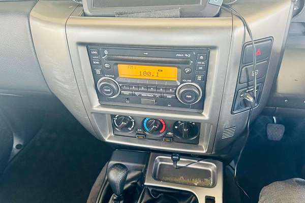 2015 Nissan Patrol DX Y61