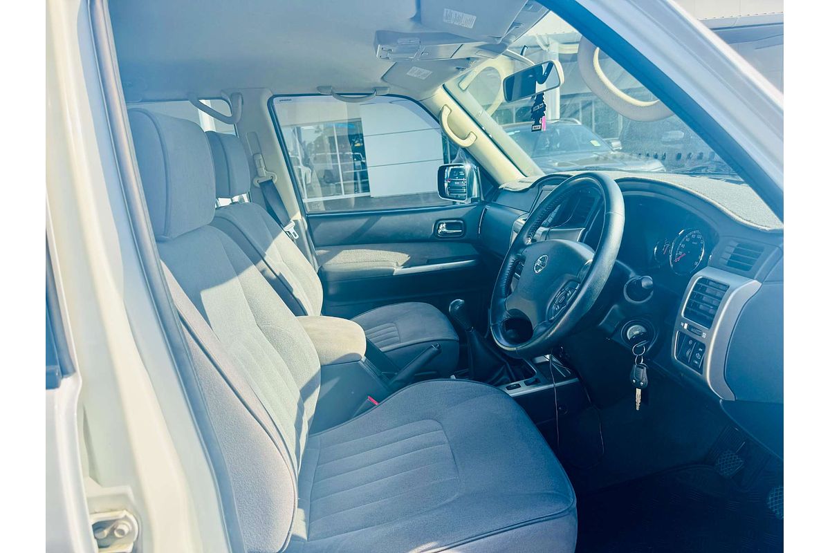 2015 Nissan Patrol DX Y61