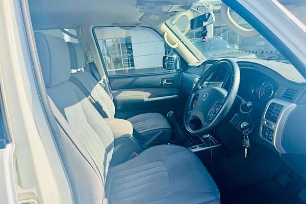 2015 Nissan Patrol DX Y61