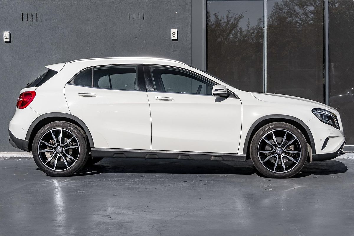 2015 Mercedes-Benz GLA-Class GLA250 X156