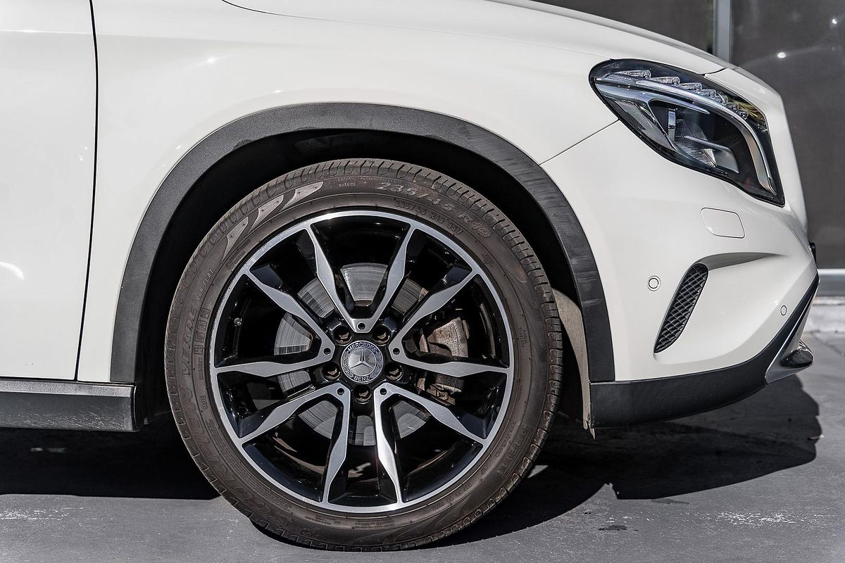 2015 Mercedes-Benz GLA-Class GLA250 X156