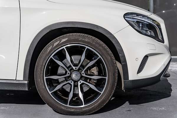 2015 Mercedes-Benz GLA-Class GLA250 X156
