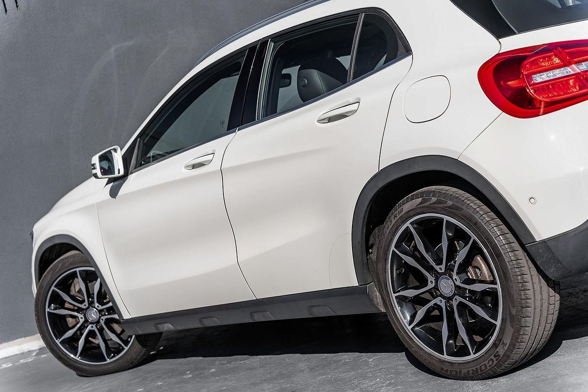 2015 Mercedes-Benz GLA-Class GLA250 X156