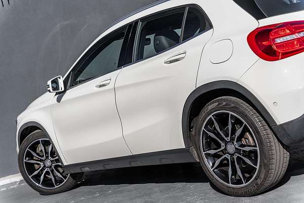 2015 Mercedes-Benz GLA-Class GLA250 X156