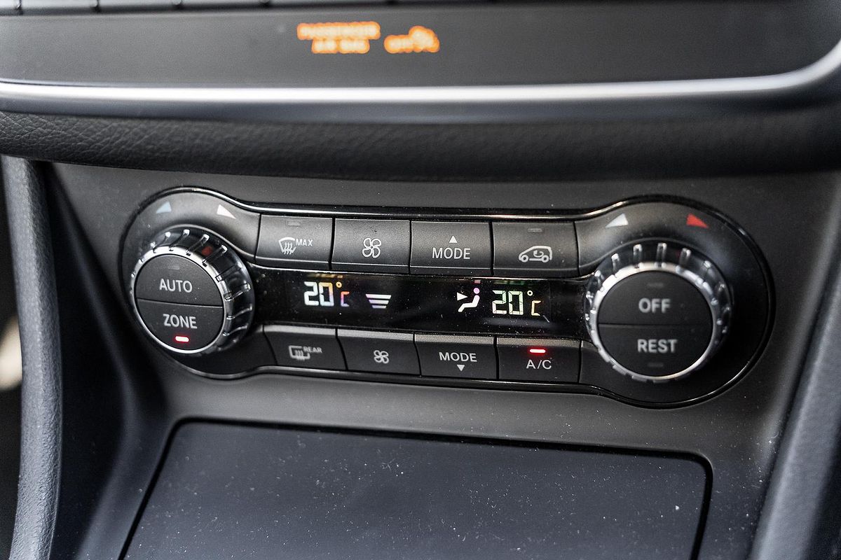 2015 Mercedes-Benz GLA-Class GLA250 X156