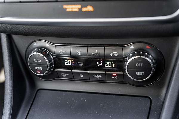 2015 Mercedes-Benz GLA-Class GLA250 X156