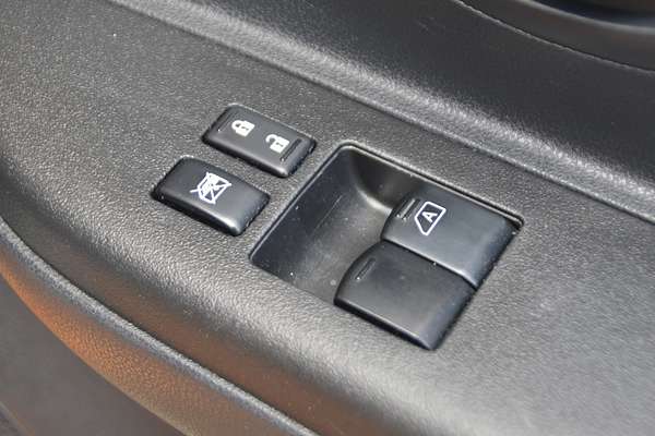 2011 Nissan Micra ST K13