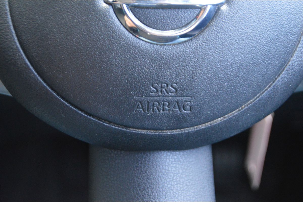 2011 Nissan Micra ST K13