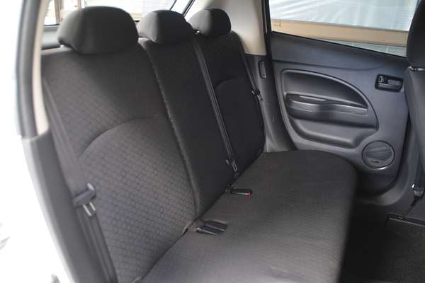2014 Mitsubishi Mirage ES LA