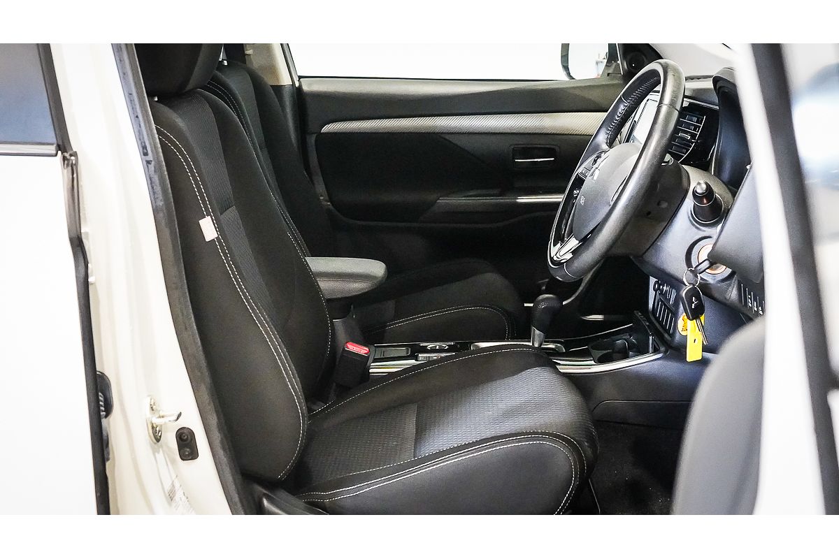 2017 Mitsubishi Outlander LS Safety Pack ZK