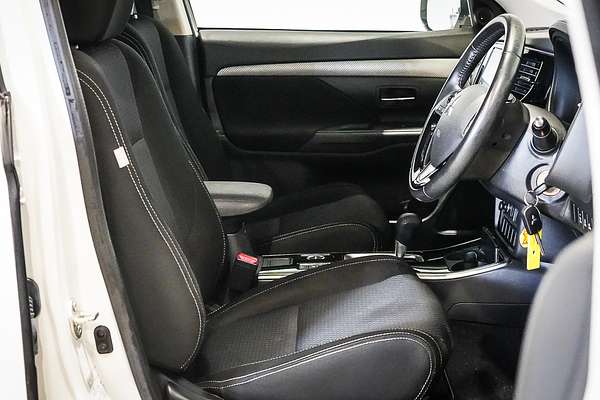 2017 Mitsubishi Outlander LS Safety Pack ZK