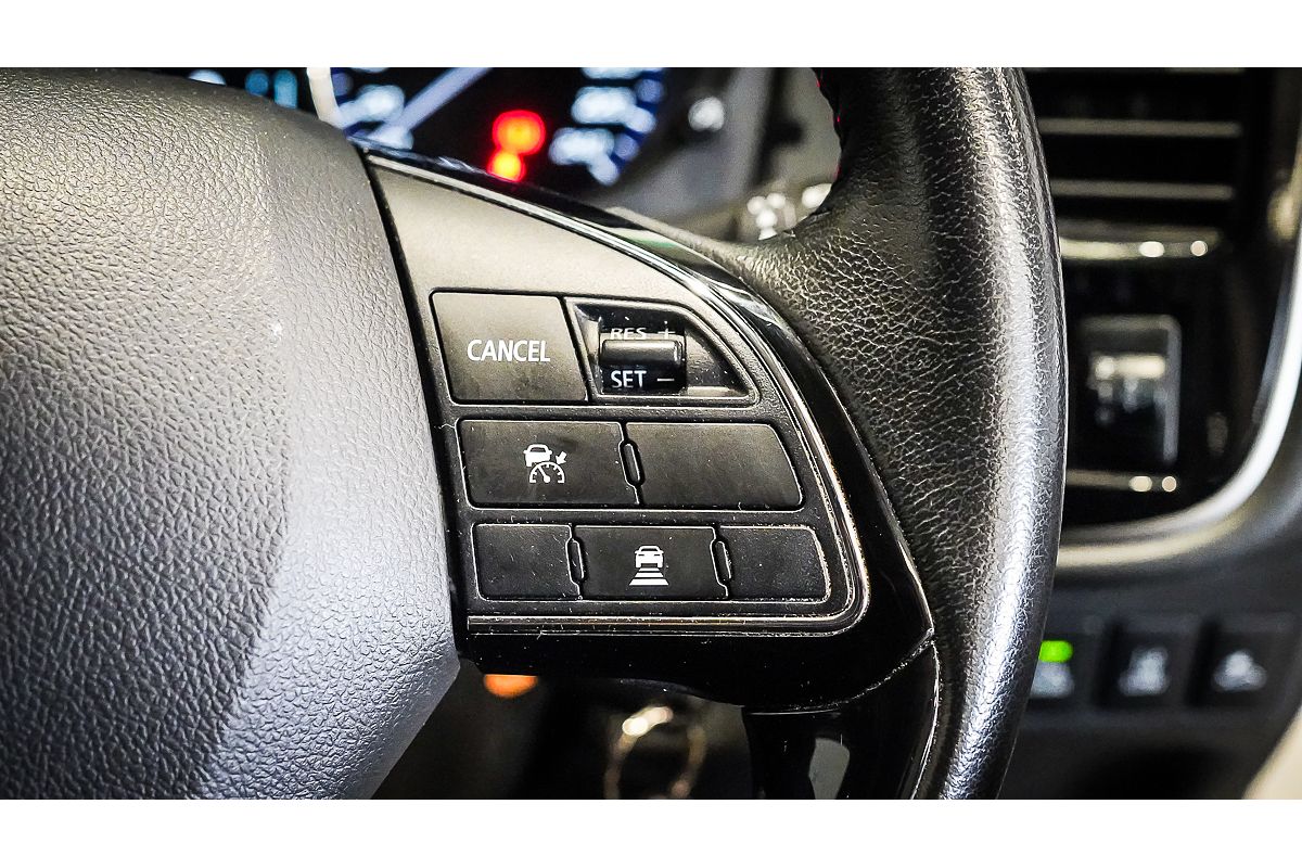 2017 Mitsubishi Outlander LS Safety Pack ZK