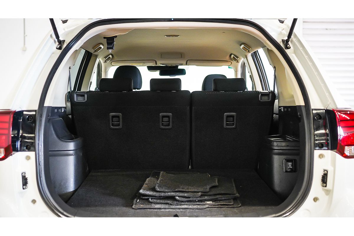 2017 Mitsubishi Outlander LS Safety Pack ZK