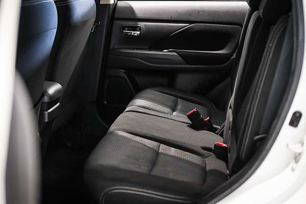 2017 Mitsubishi Outlander LS Safety Pack ZK