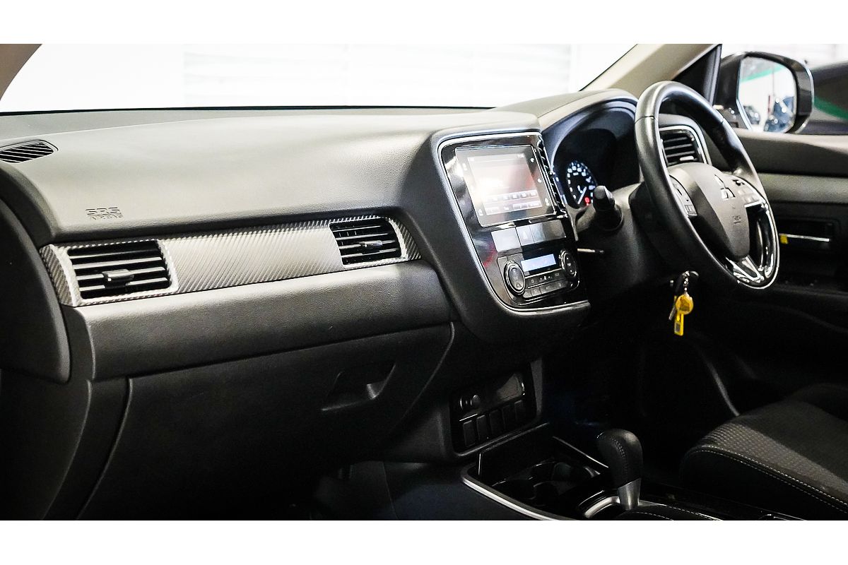 2017 Mitsubishi Outlander LS Safety Pack ZK