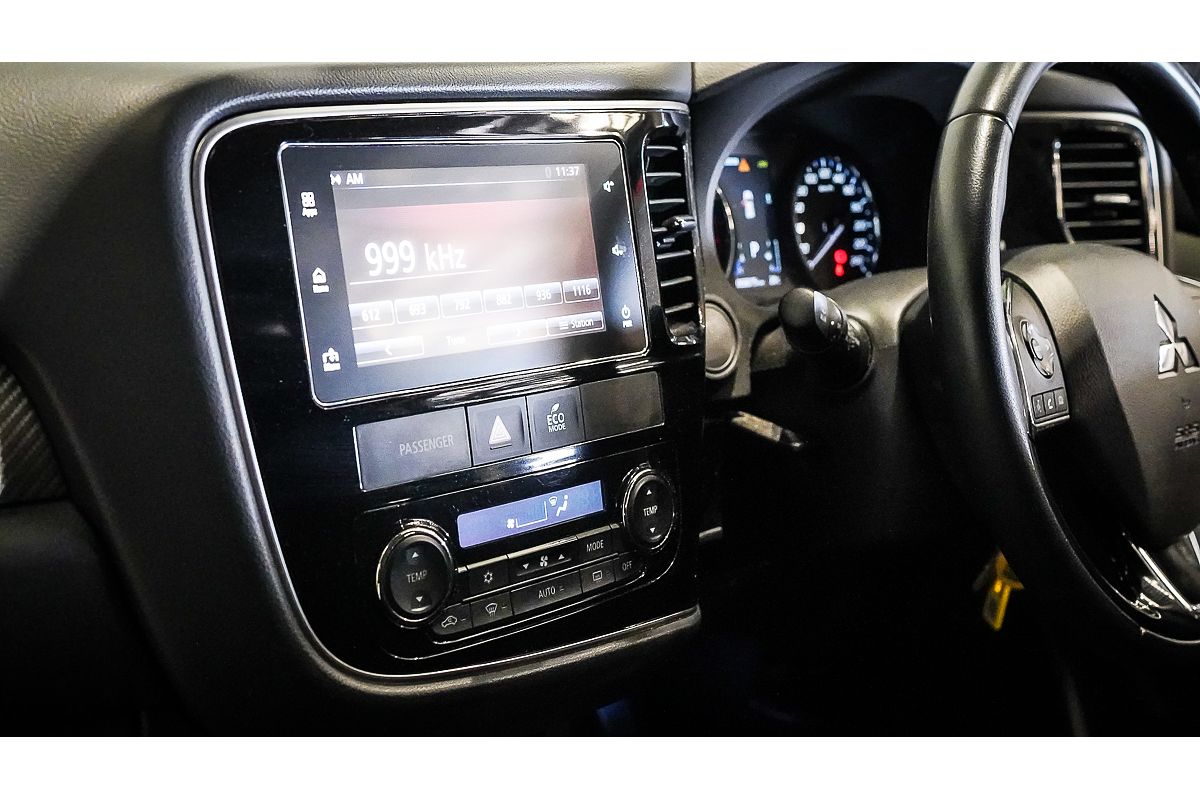 2017 Mitsubishi Outlander LS Safety Pack ZK