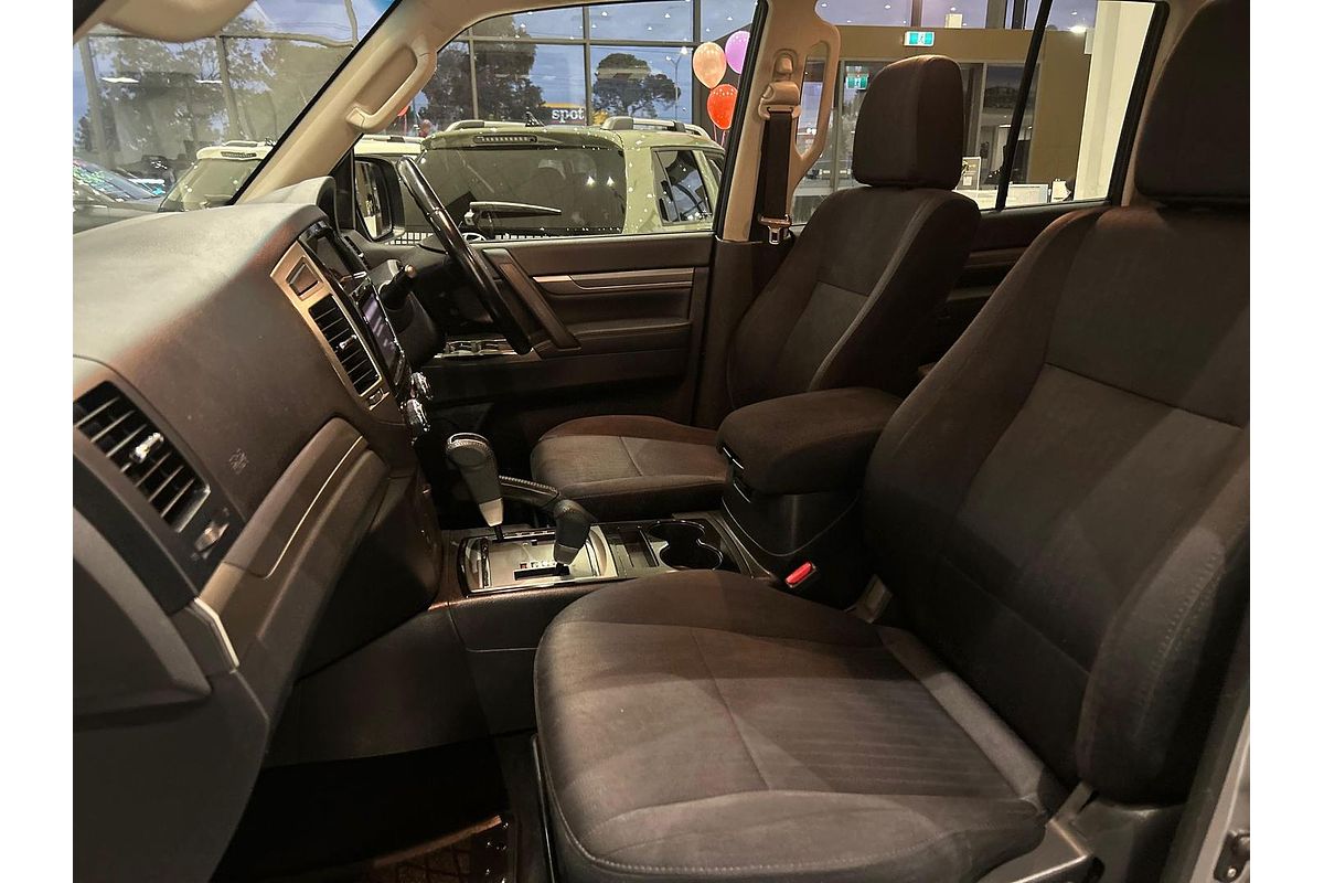 2019 Mitsubishi Pajero GLX NX