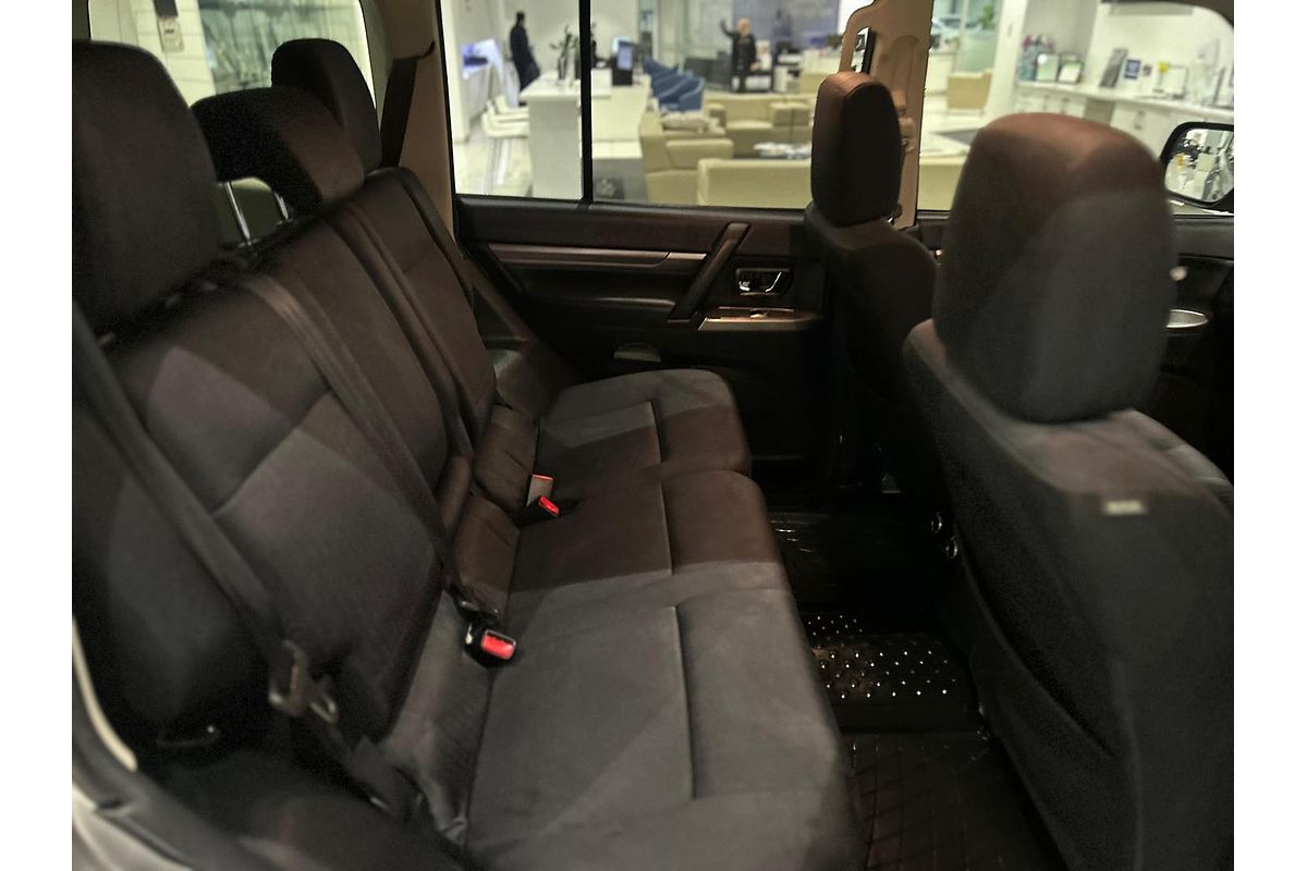 2019 Mitsubishi Pajero GLX NX