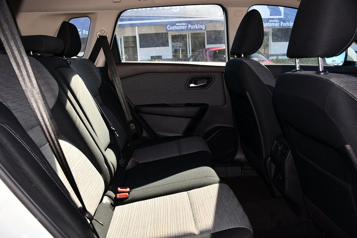 2023 Nissan X-TRAIL ST T33