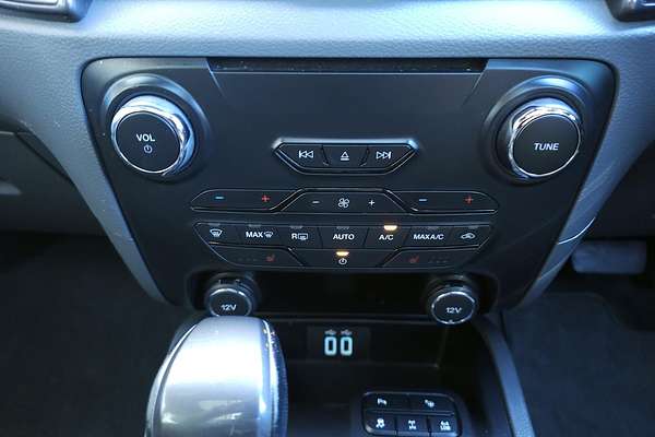 2017 Ford Everest Titanium UA