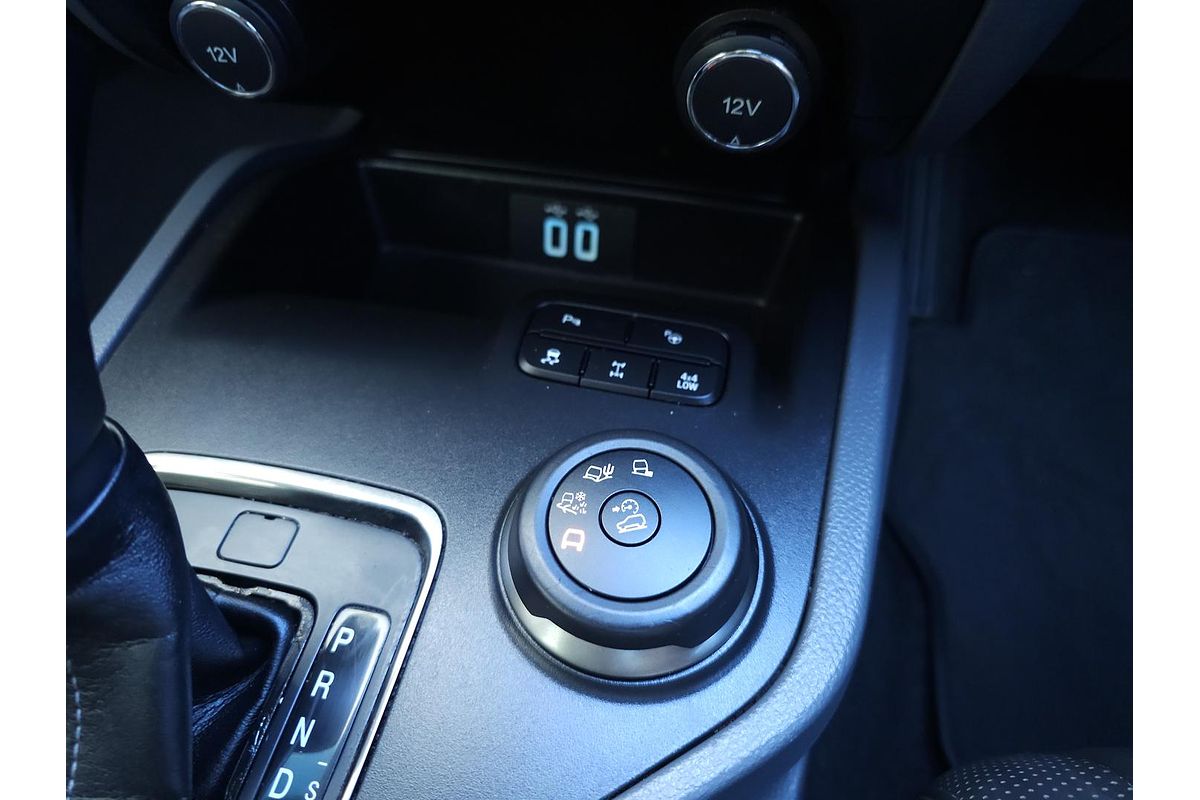 2017 Ford Everest Titanium UA