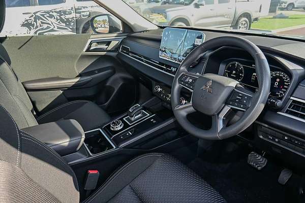 2024 Mitsubishi Outlander PHEV ES ZM