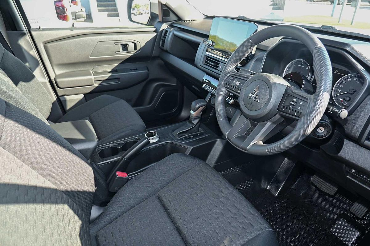 2024 Mitsubishi Triton GLX MV 4X4