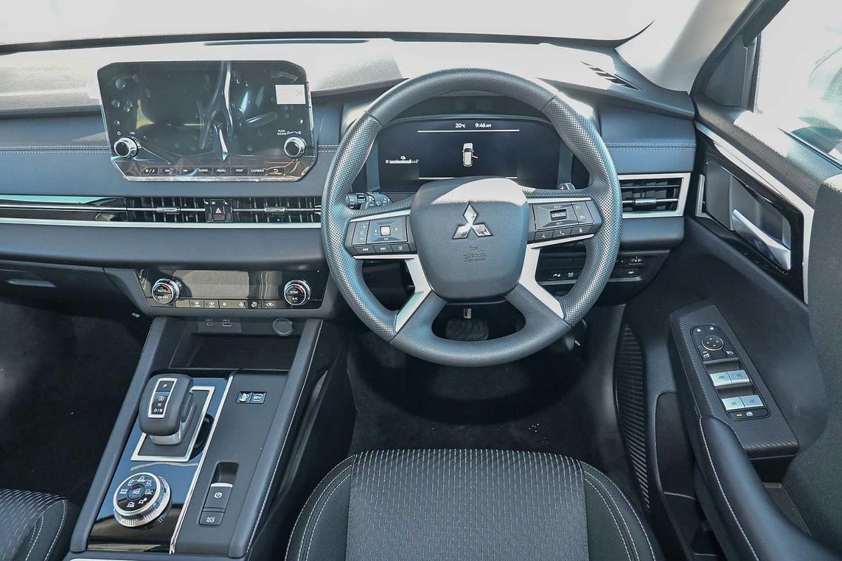 2024 Mitsubishi Outlander PHEV ES ZM