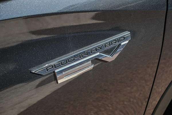 2024 Mitsubishi Outlander PHEV ES ZM