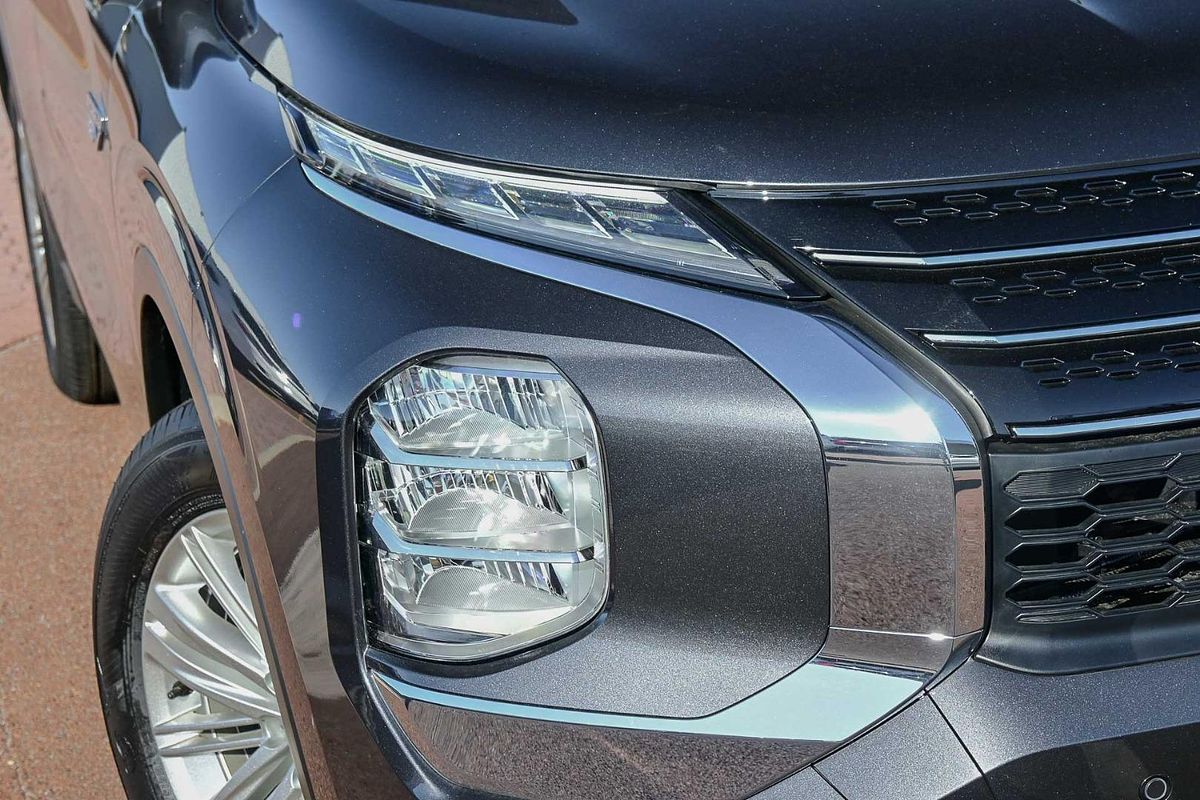 2024 Mitsubishi Outlander PHEV ES ZM
