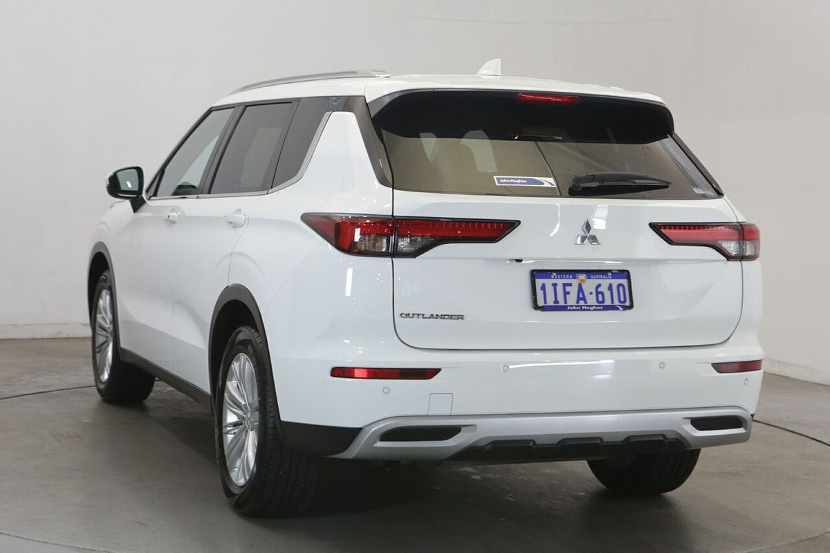 2024 Mitsubishi Outlander LS ZM