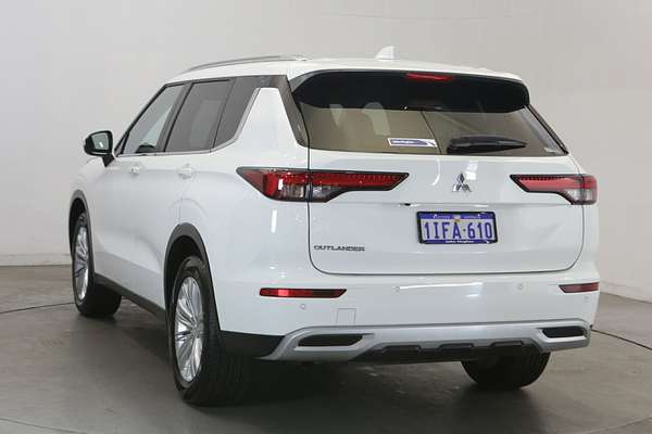 2024 Mitsubishi Outlander LS ZM