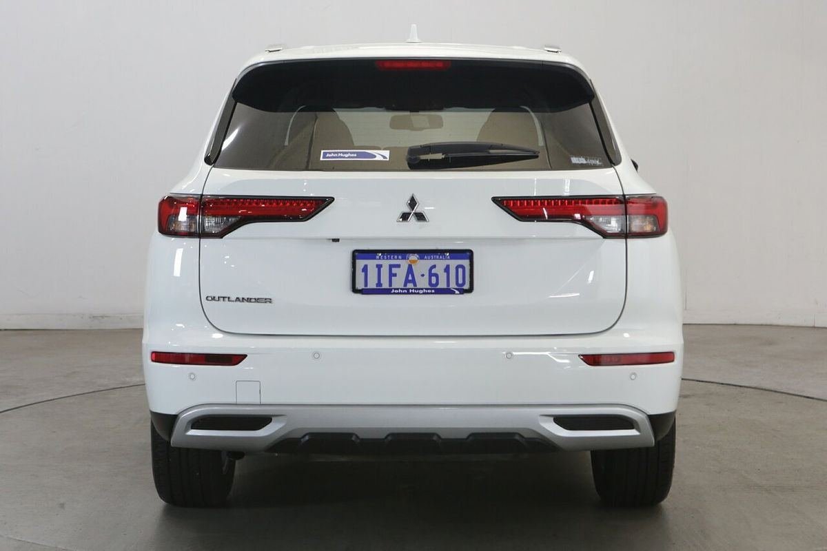 2024 Mitsubishi Outlander LS ZM